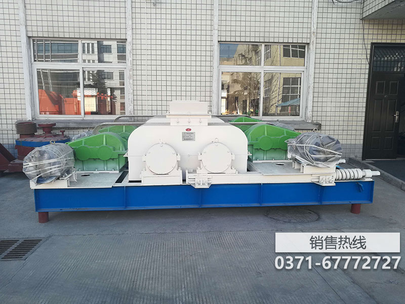 狼牙破碎机-大型狼牙双齿辊破碎机视频-对辊破碎机价格/型号