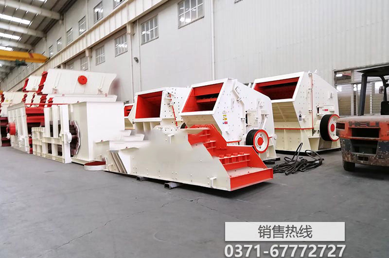 舔吸咬小穴 在丈夫面前被人欺凌